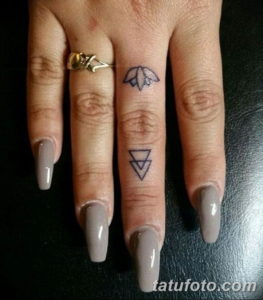 Фото красивые тату на пальцах 12.08.2019 №097 - beautiful finger tattoos - tatufoto.com