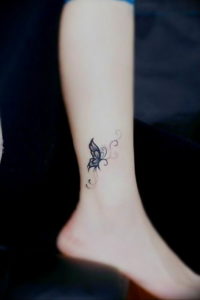 Фото красивые тату на щиколотке 12.08.2019 №002 - beautiful ankle tattoos - tatufoto.com