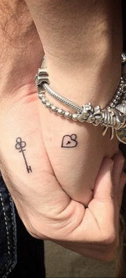 Фото тату для девушек ключ 21.08.2019 №037 — tattoo for girls key — tatufoto.com