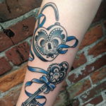 Фото тату замок и ключ 21.08.2019 №005 - tattoo lock and key - tatufoto.com