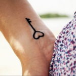 Фото тату ключ на запястье 21.08.2019 №052 - tattoo key on the wrist - tatufoto.com
