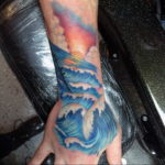 Фото тату океан на руке 13.08.2019 №011 - ocean tattoo on hand - tatufoto.com