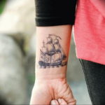 Фото тату океан на руке 13.08.2019 №018 - ocean tattoo on hand - tatufoto.com