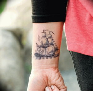 Фото тату океан на руке 13.08.2019 №018 - ocean tattoo on hand - tatufoto.com