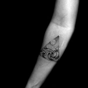 Фото тату океан на руке 13.08.2019 №022 - ocean tattoo on hand - tatufoto.com