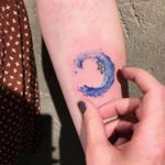 Фото тату океан на руке 13.08.2019 №023 - ocean tattoo on hand - tatufoto.com