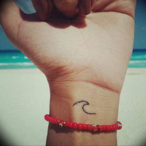 Фото тату океан на руке 13.08.2019 №024 - ocean tattoo on hand - tatufoto.com