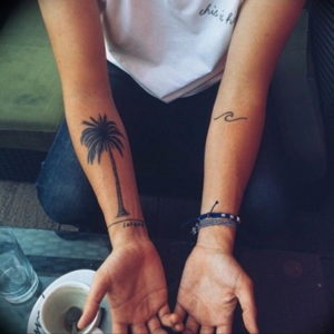 Фото тату океан на руке 13.08.2019 №025 - ocean tattoo on hand - tatufoto.com