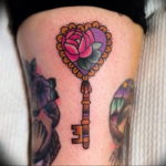 Фото тату сердце и ключ 21.08.2019 №072 - heart and key tattoo - tatufoto.com