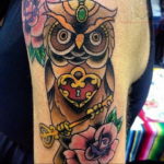 Фото тату сова с ключом 21.08.2019 №026 - owl tattoo with key - tatufoto.com