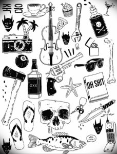 Фото тату в стиле doodle, изображающее множество случайных рисунков: черепа, оружие, еда, предметы быта и надпись 'Oh Shit'.
