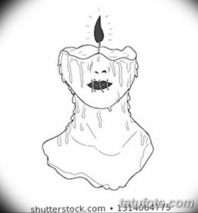 Необычный эскиз татуировки, изображающий горящую свечу, которая имеет черты лица с темными губами. Рисунок выполнен в минималистичном стиле.
