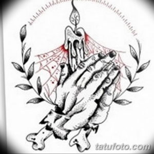 Черно-белый эскиз татуировки с изображением горящей свечи, окруженной молящимися руками и паутиной. Подходит для тех, кто ищет религиозные и символичные рисунки.