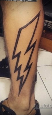 Фото тату молния на ноге 14.09.2019 №002 — lightning leg tattoo — tatufoto.com