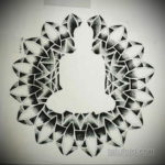 Черно-белый эскиз татуировки с изображением сидящего Будды, окруженного кругом из точек. Медитативный и духовный дизайн.