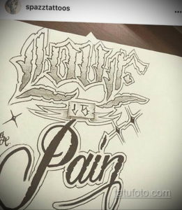 Черно-белый эскиз татуировки с надписями "Love" и "Pain", выполненными в агрессивном стиле леттеринг. Подходит для сильных и уверенных в себе людей.