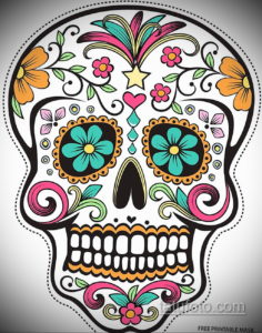 Фото тату: красочный эскиз сахарного черепа в стиле Day of the Dead с цветами и узорами. Идеально для любителей мексиканской культуры.