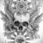 эскизы тату череп с короной 17.09.2019 №003 - Skull tattoo designs with crow - tatufoto.com
