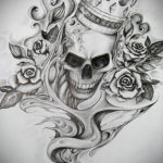 эскизы тату череп с короной 17.09.2019 №006 - Skull tattoo designs with crow - tatufoto.com