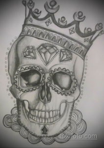 эскизы тату череп с короной 17.09.2019 №007 - Skull tattoo designs with crow - tatufoto.com