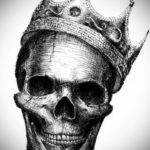 эскизы тату череп с короной 17.09.2019 №010 - Skull tattoo designs with crow - tatufoto.com