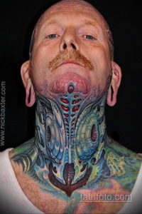 тату биомеханика на шее 31.10.2019 №014 - biomechanics tattoo - tatufoto.com
