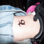 фото женской тату знак зодиака 03.10.2019 №033 - female tattoo with zodiac - tatufoto.com