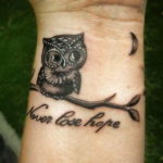фото женской тату с животным 21.10.2019 №048 - female tattoo with animals - tatufoto.com