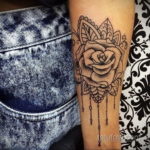 фото женской тату с цветами 21.10.2019 №008 - female tattoo with flowers - tatufoto.com