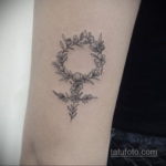 фото женской тату с цветами 21.10.2019 №009 - female tattoo with flowers - tatufoto.com