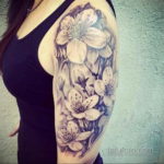 фото женской тату с цветами 21.10.2019 №051 - female tattoo with flowers - tatufoto.com