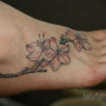 фото женской тату с цветами 21.10.2019 №081 - female tattoo with flowers - tatufoto.com