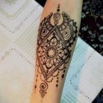 Пример временной татуировки хной на фото 11.11.2019 №195 -henna tattoo- tatufoto.com