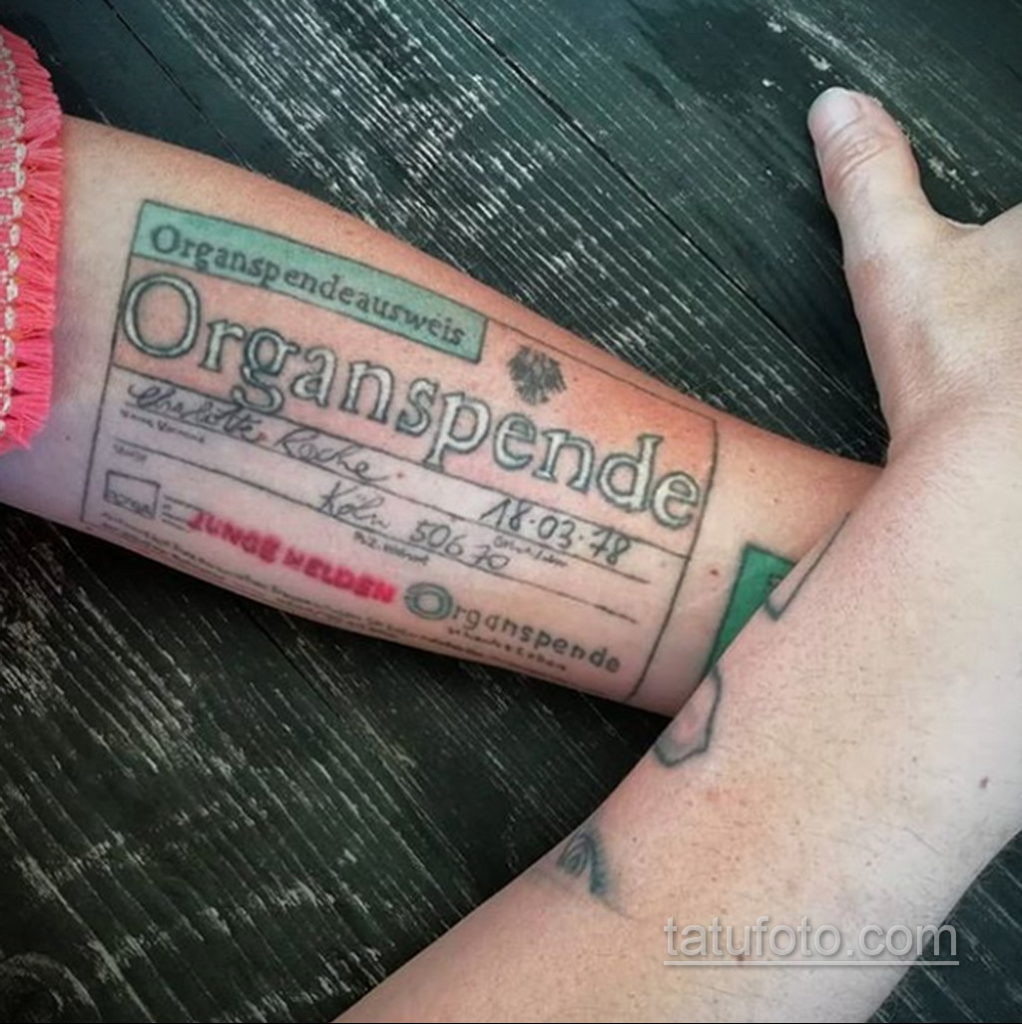 Шарлотта Роше сделала тату с картой донора 25.11.2019 №007 -tattoo- tatufoto.com