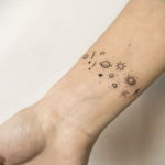 женские тату на запястье 18.11.2019 №046 -women’s wrist tattoos- tatufoto.com