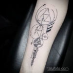 интересный рисунок татуировки на фото 18.11.2019 №522 -Interesting tattoo- tatufoto.com