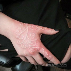 пример белого рисунка татуировки 11.11.2019 №101 -Tattoos in white- tatufoto.com