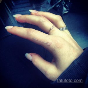 пример белого рисунка татуировки 11.11.2019 №103 -Tattoos in white- tatufoto.com