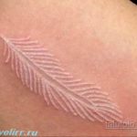 пример белого рисунка татуировки 11.11.2019 №120 -Tattoos in white- tatufoto.com