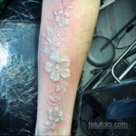 пример белого рисунка татуировки 11.11.2019 №210 -Tattoos in white- tatufoto.com