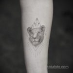 тату лев женская 18.11.2019 №038 -female lion tattoo- tatufoto.com