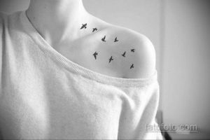 тату на ключице женские 18.11.2019 №068 -clavicle tattoo women- tatufoto.com