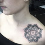 тату на ключице женские 18.11.2019 №071 -clavicle tattoo women- tatufoto.com