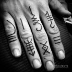 тату на пальцах женские 18.11.2019 №045 -finger tattoos for women- tatufoto.com