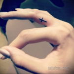 тату на пальцах женские 18.11.2019 №046 -finger tattoos for women- tatufoto.com