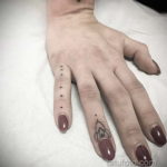 тату на пальцах женские 18.11.2019 №065 -finger tattoos for women- tatufoto.com
