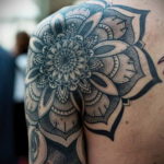 тату на плече женские 18.11.2019 №043 -women shoulder tattoos- tatufoto.com