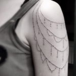 тату на плече женские 18.11.2019 №081 -women shoulder tattoos- tatufoto.com