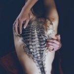 тату на спине женские 18.11.2019 №086 -women back tattoos- tatufoto.com