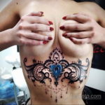 тату под грудью женские 18.11.2019 №037 -tattoo under the breast women- tatufoto.com